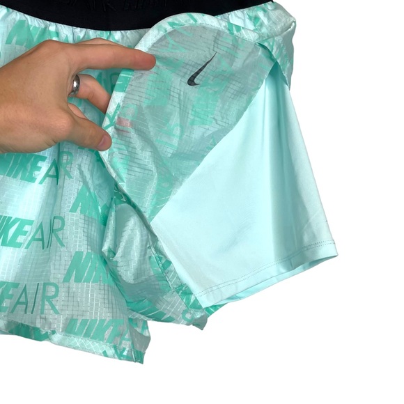 Nike Dri-Fit tempo shorts - Picture 3 of 8